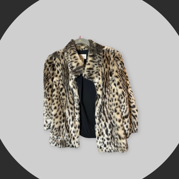 Chico's Jackets & Blazers - EUC Chico’s Leopard Print Cropped Jacket Size 1 Medium